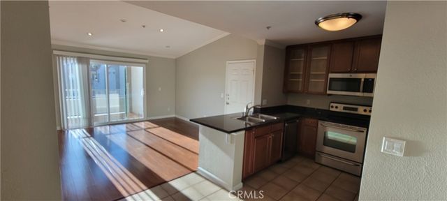 1015 La Terraza 304, Corona, CA 92879