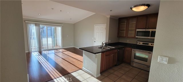 1015 La Terraza 304, Corona, CA 92879