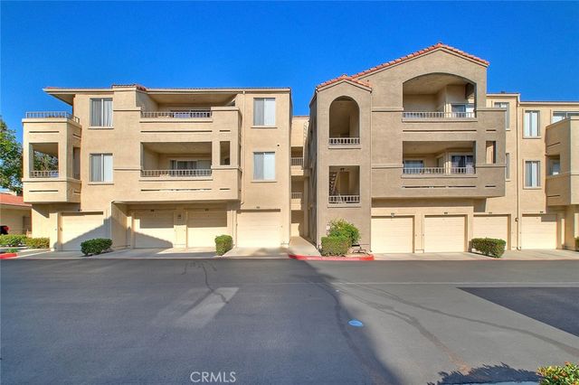 1015 La Terraza 304, Corona, CA 92879