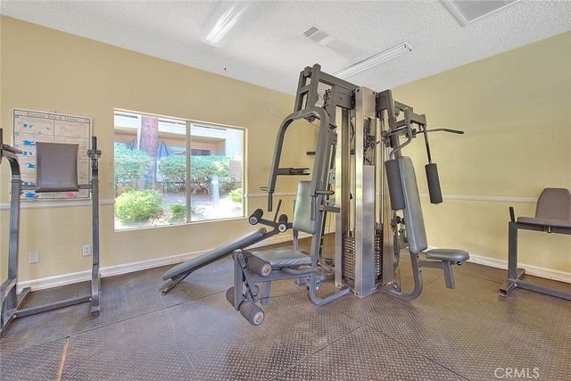 1015 La Terraza 304, Corona, CA 92879
