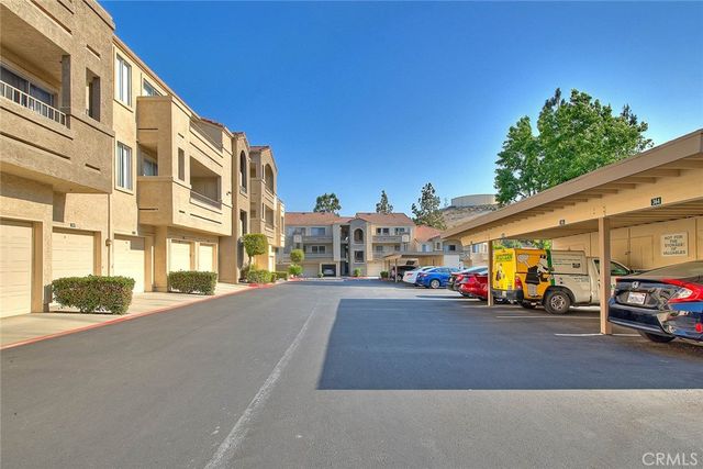 1015 La Terraza 304, Corona, CA 92879