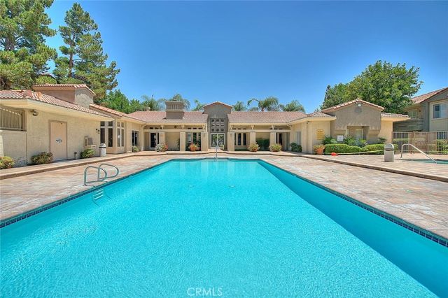 1015 La Terraza 304, Corona, CA 92879