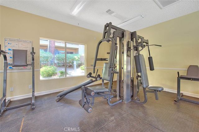 1015 La Terraza 304, Corona, CA 92879