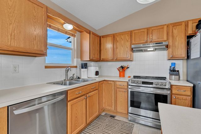 2218 W Schoolhouse, Haysville, KS 67060