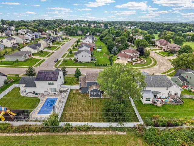 803 Liliana Terrace, Oregon, WI 53575