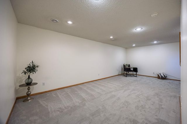 15066 Dundee Avenue, Apple Valley, MN 55124