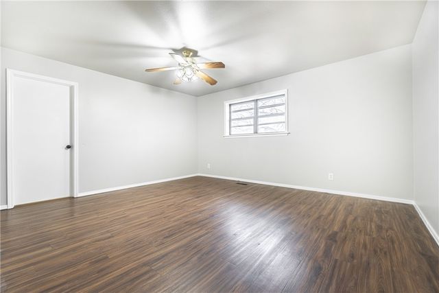 601 Valley West Drive, Rogers, AR 72756