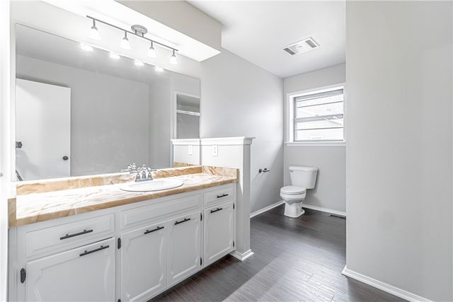 601 Valley West Drive, Rogers, AR 72756