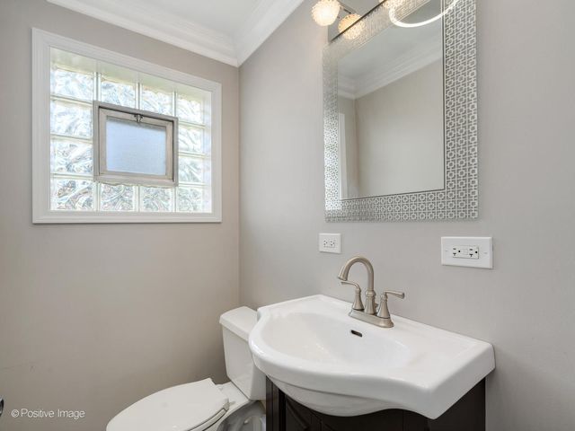10123 S Keeler Avenue, Oak Lawn, IL 60453
