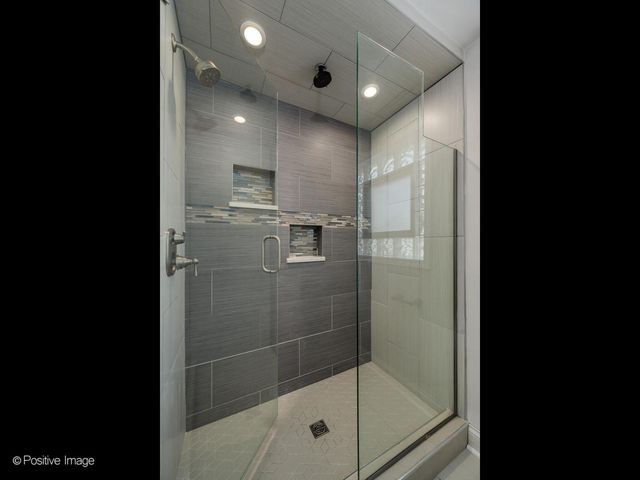 10123 S Keeler Avenue, Oak Lawn, IL 60453