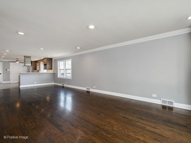 10123 S Keeler Avenue, Oak Lawn, IL 60453