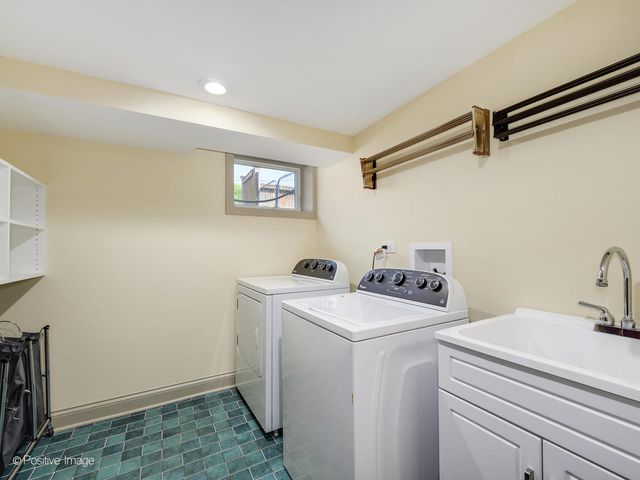 10123 S Keeler Avenue, Oak Lawn, IL 60453