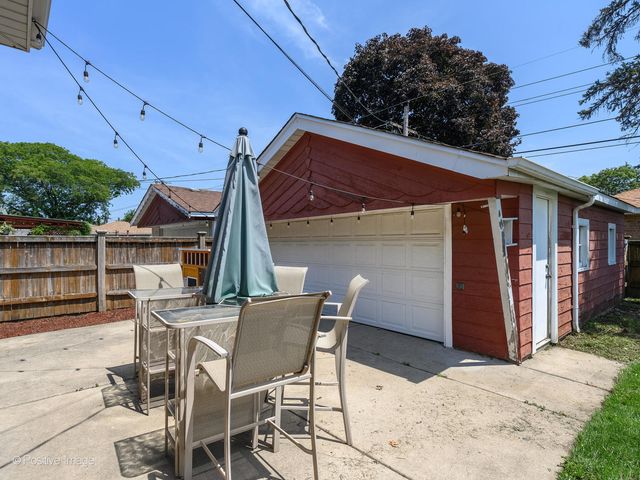 10123 S Keeler Avenue, Oak Lawn, IL 60453