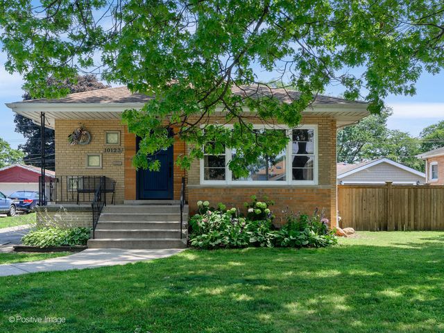 10123 S Keeler Avenue, Oak Lawn, IL 60453