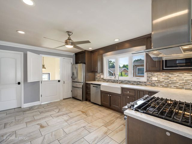 10123 S Keeler Avenue, Oak Lawn, IL 60453