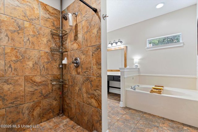 7900 Clamshell Avenue, Ocean Springs, MS 39564