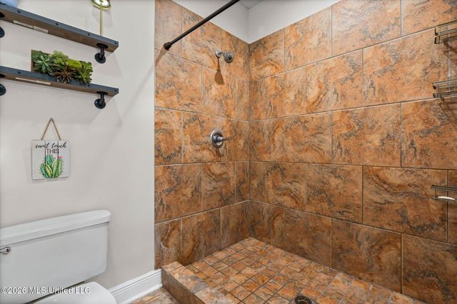 7900 Clamshell Avenue, Ocean Springs, MS 39564