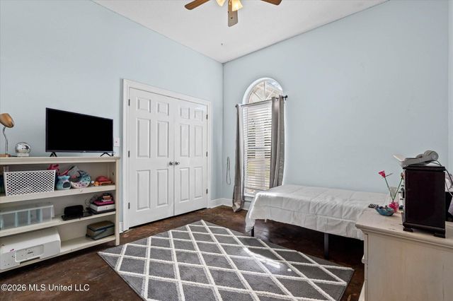 7900 Clamshell Avenue, Ocean Springs, MS 39564