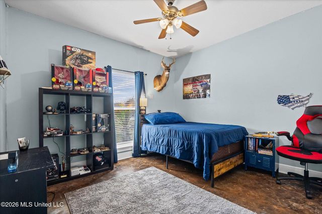 7900 Clamshell Avenue, Ocean Springs, MS 39564