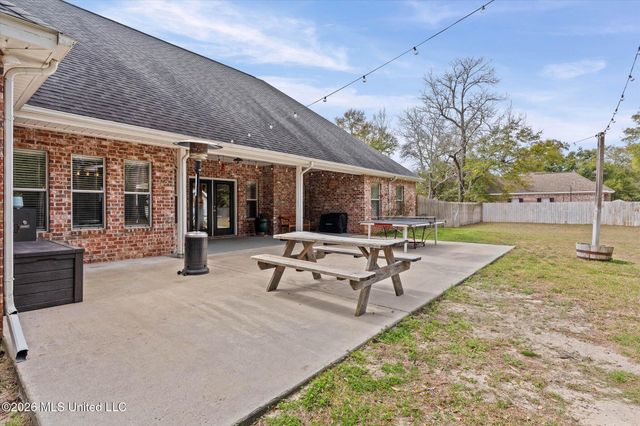7900 Clamshell Avenue, Ocean Springs, MS 39564