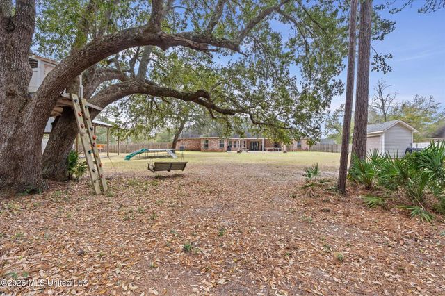 7900 Clamshell Avenue, Ocean Springs, MS 39564