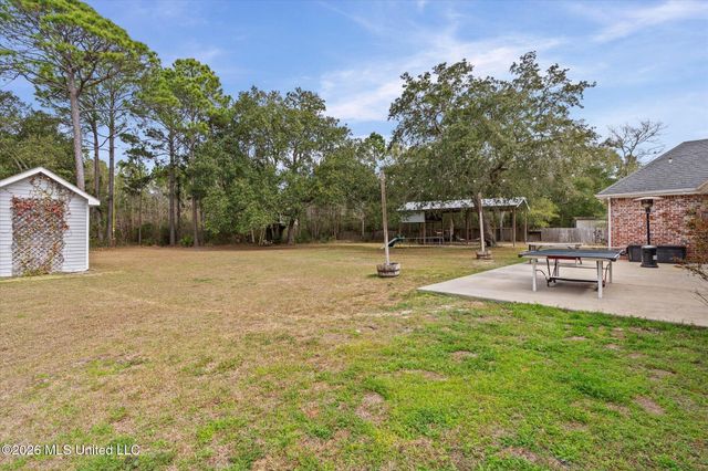 7900 Clamshell Avenue, Ocean Springs, MS 39564