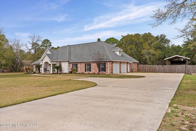 7900 Clamshell Avenue, Ocean Springs, MS 39564