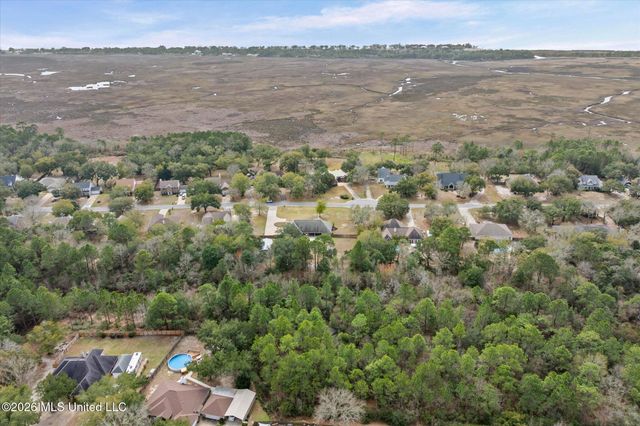 7900 Clamshell Avenue, Ocean Springs, MS 39564