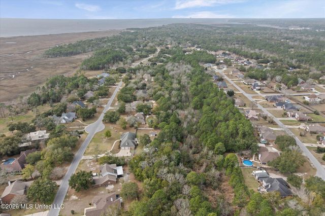 7900 Clamshell Avenue, Ocean Springs, MS 39564