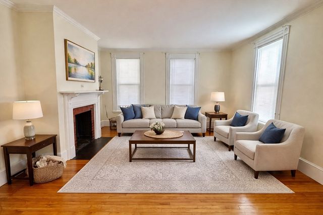 100 Vinton 1, Melrose, MA 02176