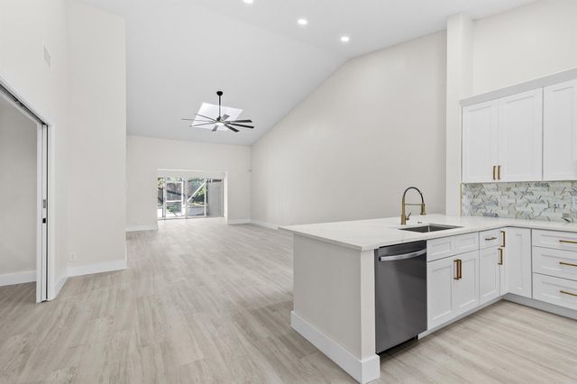 7542 Seafoam Court, Boynton Beach, FL 33437