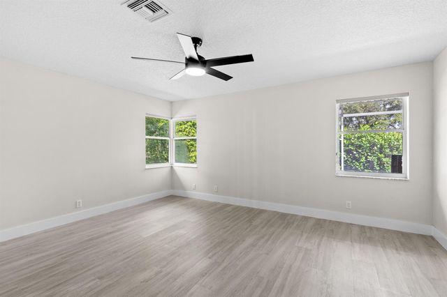 7542 Seafoam Court, Boynton Beach, FL 33437
