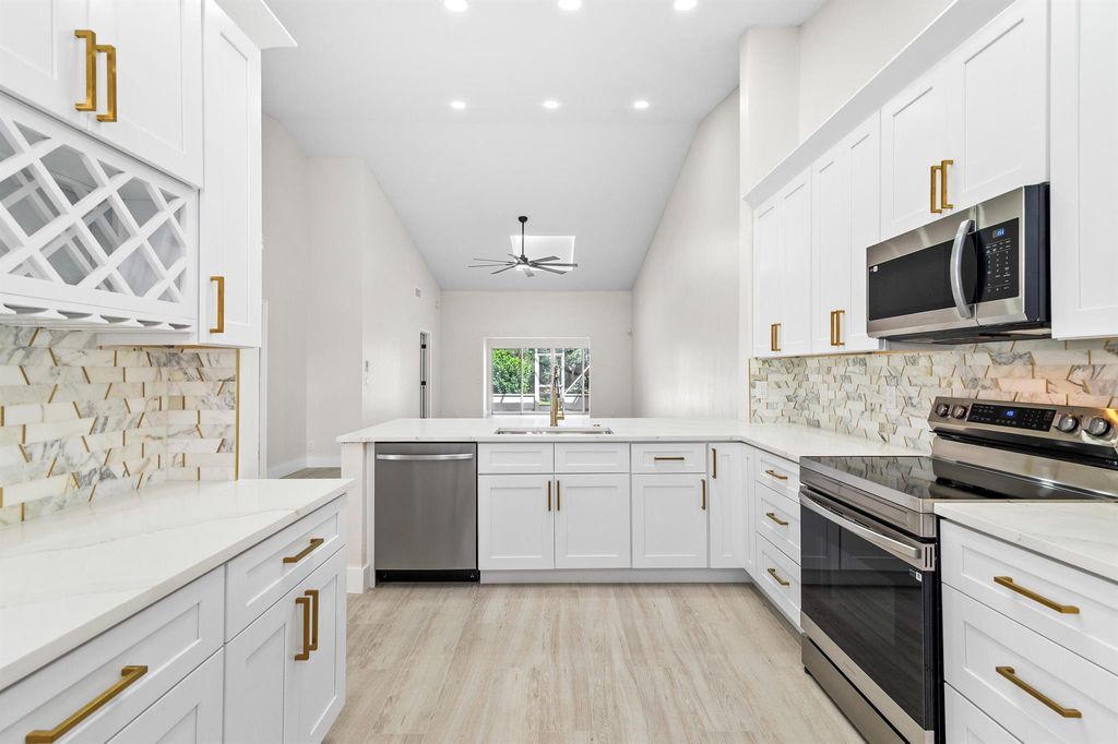 7542 Seafoam Court, Boynton Beach, FL 33437