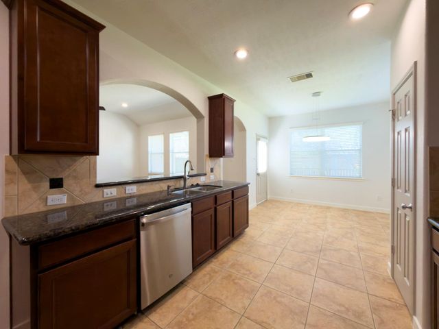 2802 Ridgeglen Lane, Houston, TX 77082