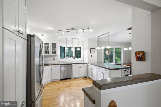 95 JACOBS CREEK RD, Ewing, NJ 08628
