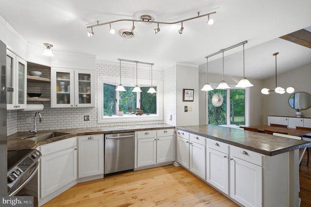 95 JACOBS CREEK RD, Ewing, NJ 08628