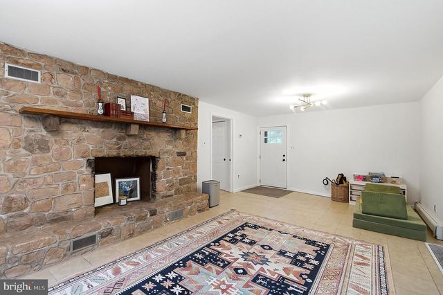 95 JACOBS CREEK RD, Ewing, NJ 08628
