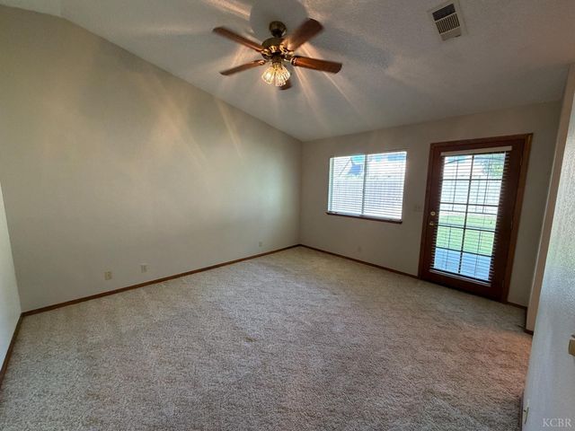 164 Cantebury Drive, Lemoore, CA 93245