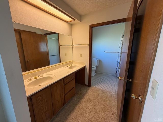 164 Cantebury Drive, Lemoore, CA 93245