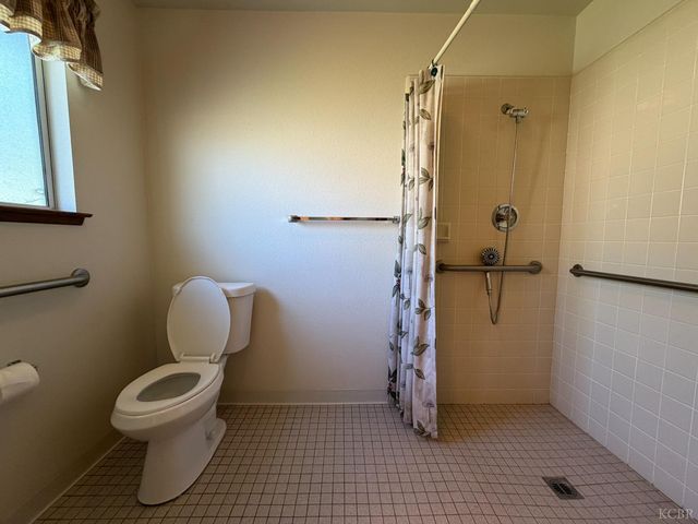 164 Cantebury Drive, Lemoore, CA 93245