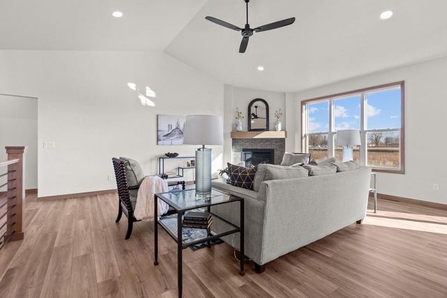 N8856 DUBLIN, Menasha, WI 54952