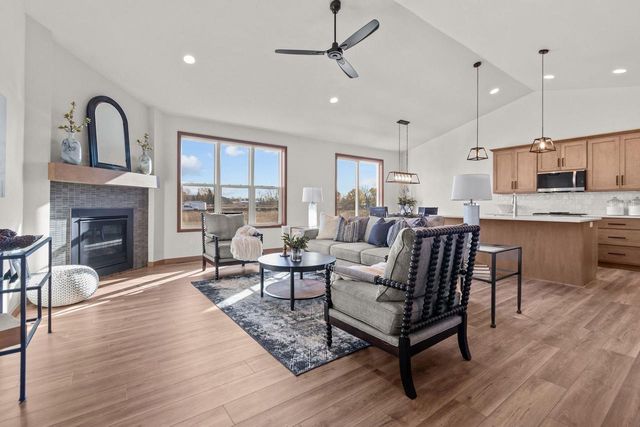 N8856 DUBLIN, Menasha, WI 54952