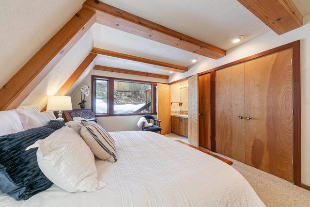 10211 Thomas Drive, Truckee, CA 96161