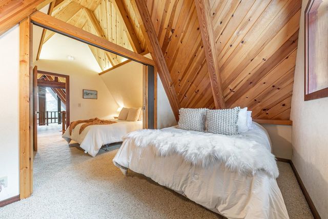 10211 Thomas Drive, Truckee, CA 96161