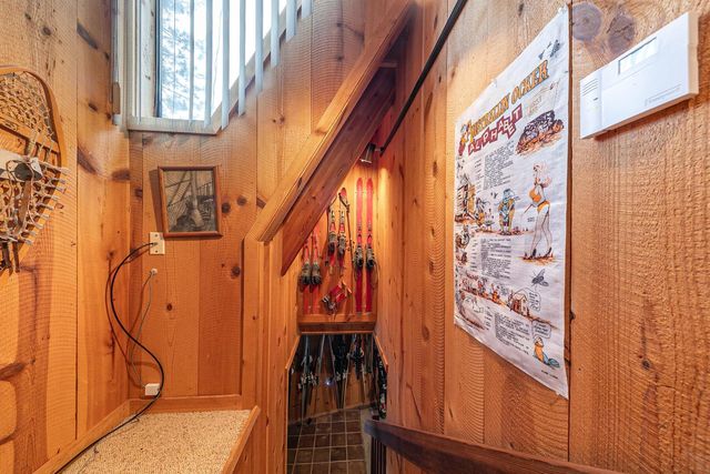 10211 Thomas Drive, Truckee, CA 96161