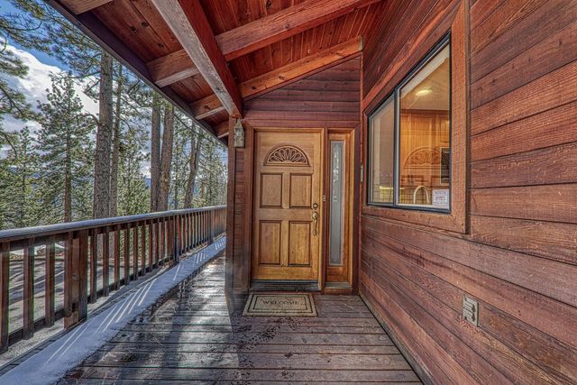 10211 Thomas Drive, Truckee, CA 96161