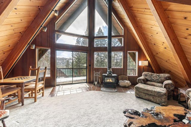 10211 Thomas Drive, Truckee, CA 96161