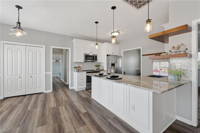 2452 Lewis DR, Virginia Beach, VA 23454