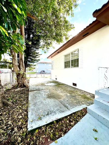 600 SW 16th Ave 600, Miami, FL 33135
