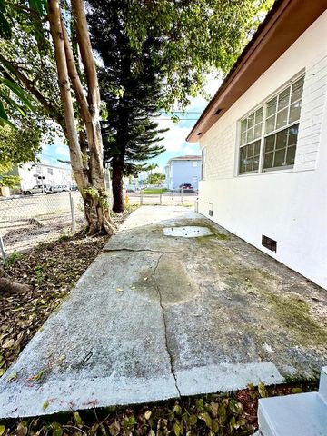 600 SW 16th Ave 600, Miami, FL 33135